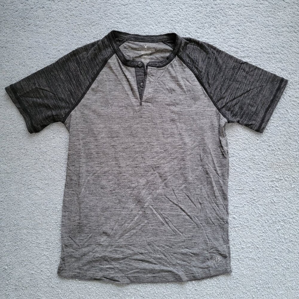 American Eagle Active Flex Raglan Henley Baseball T MENS SIZE S